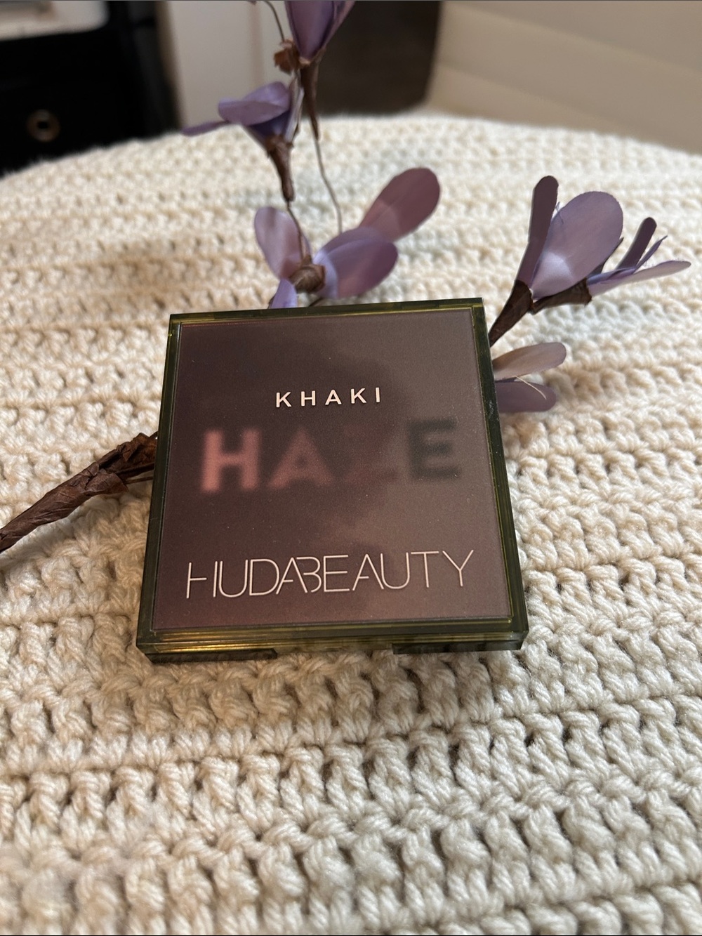 HUDA BEAUTY Khaki Haze Eyeshadow Palette - Khaki & Olive Tones